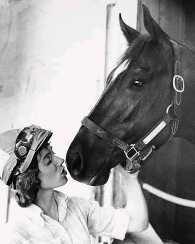 With Heavy Hearts We Announce: The Trailblazing Legend Who Changed Horse Racing Forever Has Passed Away 💔