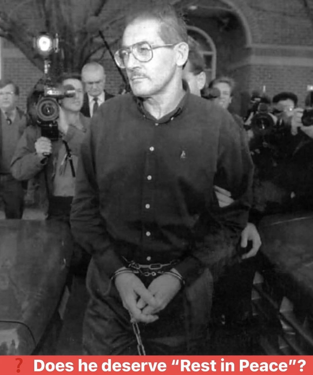 One of Americaโs Most Notorious Intelligence Traitors Dies in Prison at 84