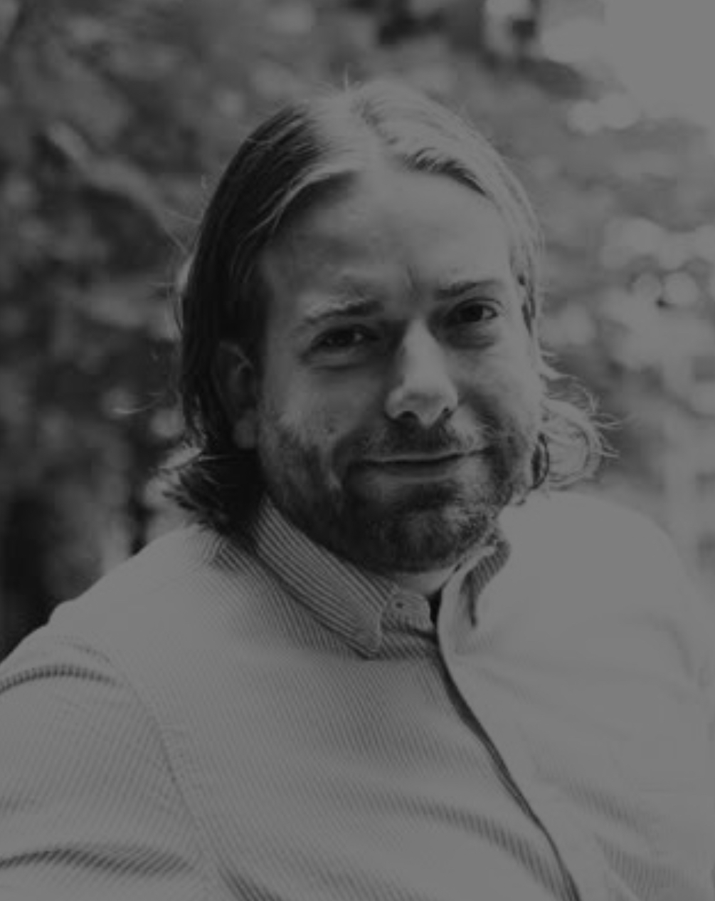 A Respected American Sports Writer and Media Voice, Dies at 43