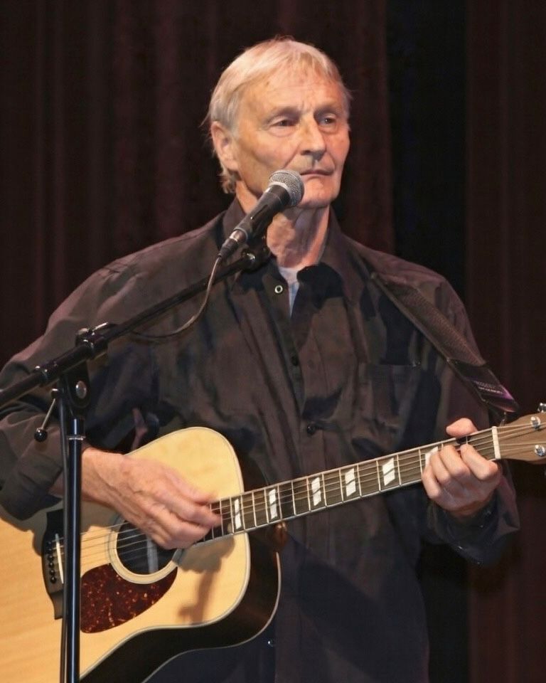 “Heartbreaking Loss for Music Fans – An Early Beatles Icon Has Passed Away”