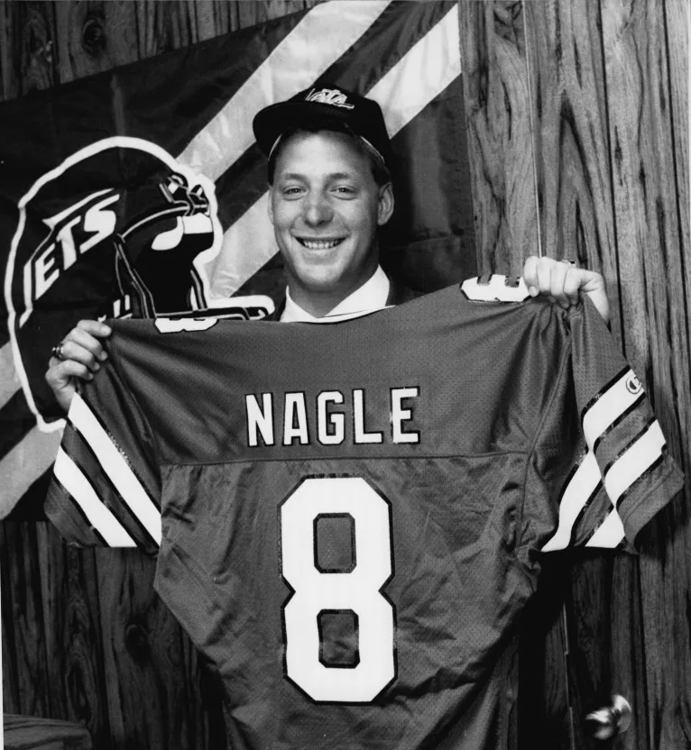 Shock in NFL: Former Quarterback Dies at 57 After Cancer Battle