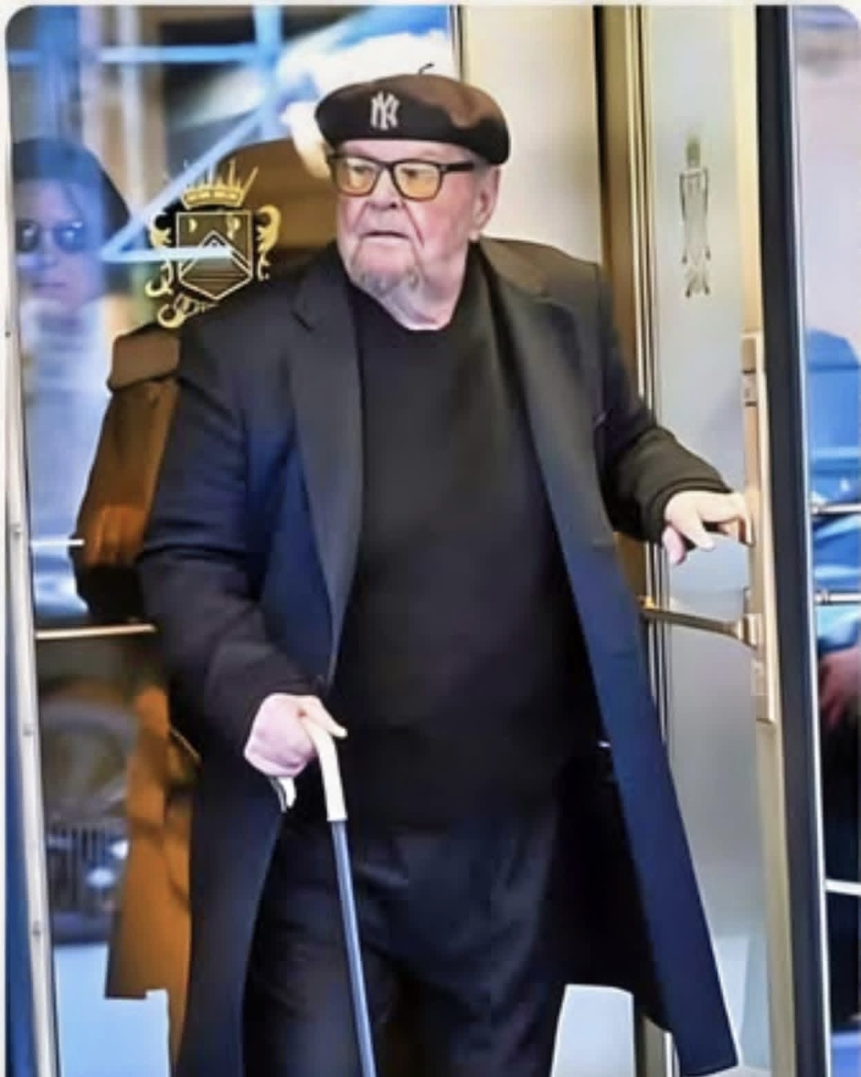 Hollywood Icon Turns 89: Can You Guess Which Legendary Actor Has Captivated Generations with His Unforgettable Roles and Timeless Charisma?