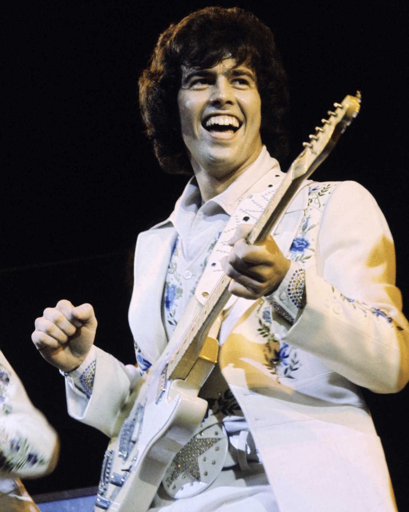 Heartbreaking Loss: A Voice That Defined a Generation Falls Silent