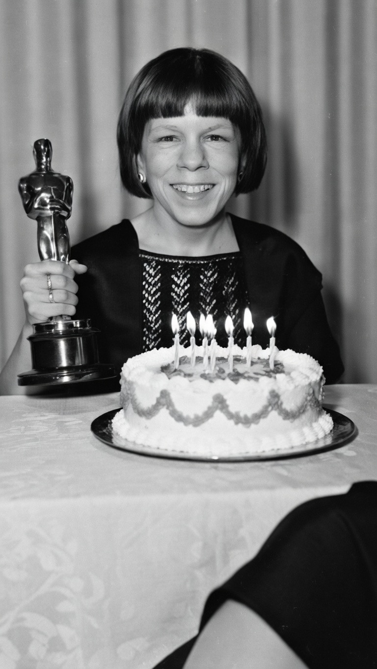 THIS LEGENDARY OSCAR-WINNING ACTRESS TURNS 81 TODAY – HERE’S WHAT SHE LOOKS LIKE NOW IN 2026