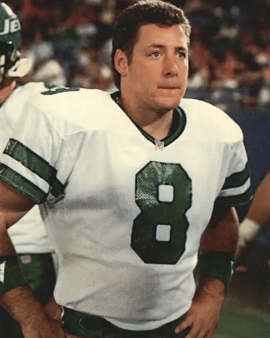 “Legendary NFL Quarterback Has Passed Away at 57”