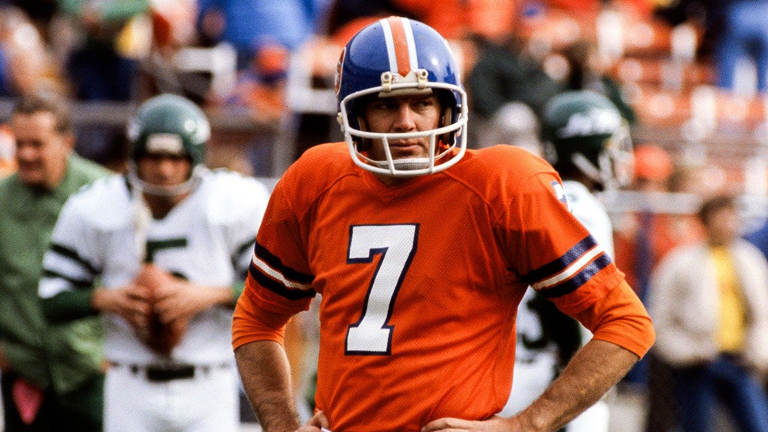 One of the Most Respected Quarterbacks in NFL History Has Diedโ
