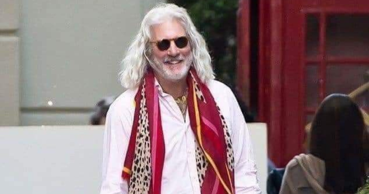 Rare Paparazzi Sighting!: 80s and 90s Heartthrob Looks Unrecognizable in Public!