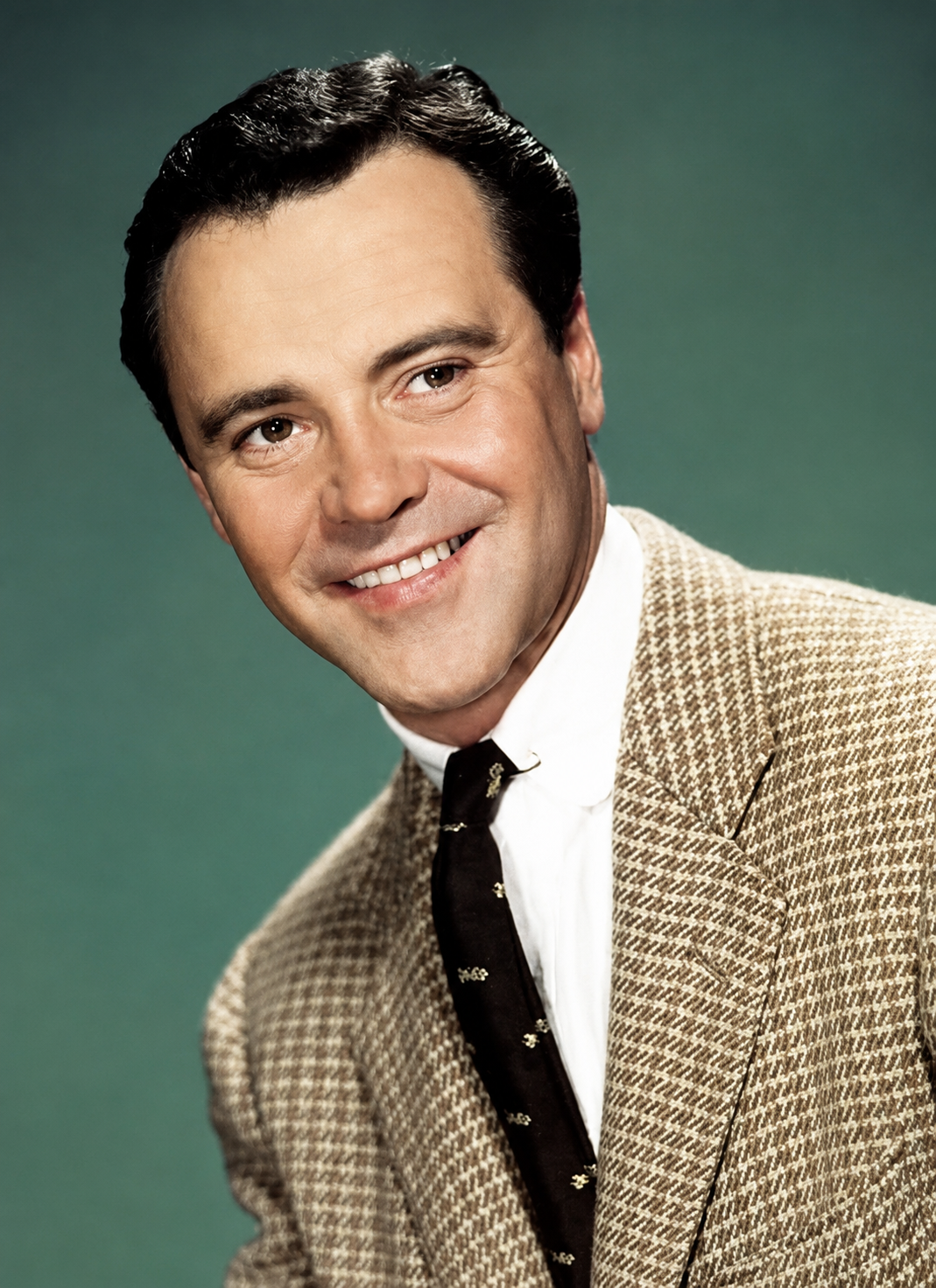 He Made Millions Laugh, Then Broke Hearts With His Final Goodbye — The Hollywood Legend We Still Can’t Forget