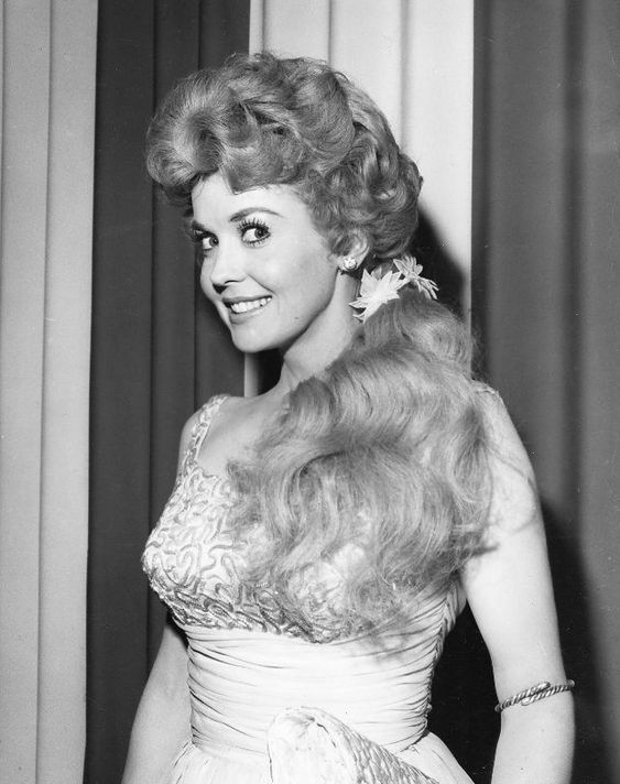 The Sweet Southern Beauty Who Became America’s Favorite TV Farm Girl — And Won Millions of Hearts Without Even Trying