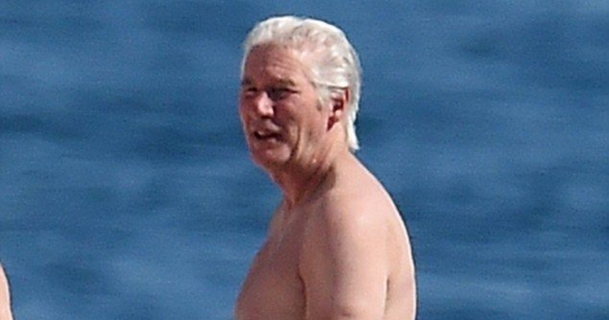 Iconic Hollywood Star Spotted Relaxing in Rare Paparazzi  Photo!: Who Is He?