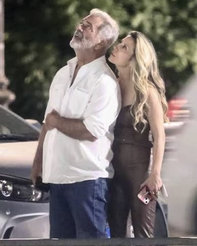 The 2026 Photos Nobody Expected: Hollywood Legend Caught in a Rare Romantic Street Moment
