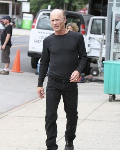 THE HOLLYWOOD LEGEND WHO LEFT FANS DOING A DOUBLE TAKE DURING A RARE OUTING