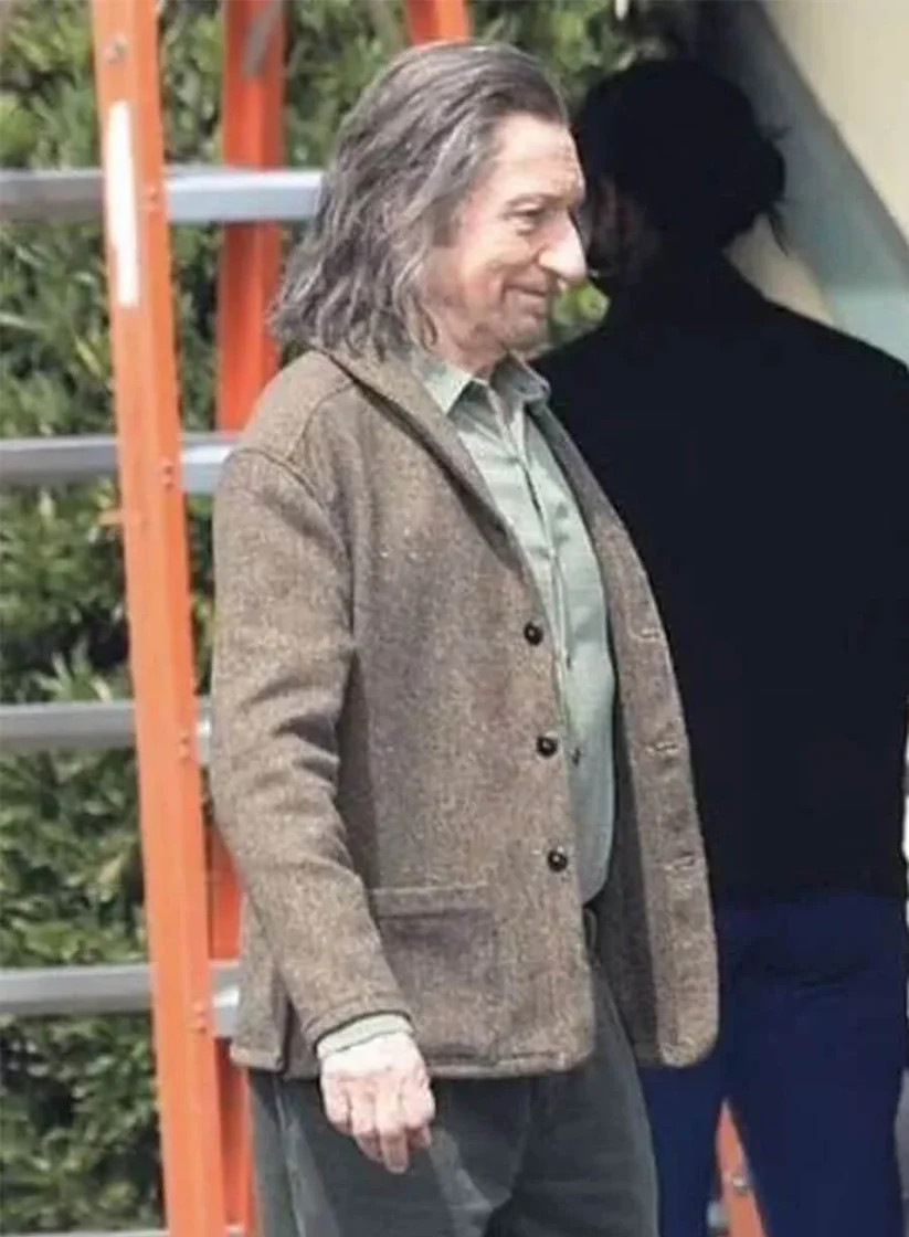 PAPARAZZI CAUGHT THIS LEGEND BEHIND THE SCENES… BUT DO YOU RECOGNIZE HIM?