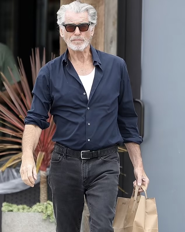 A True Hollywood Legend Spotted In 2026… But Would You Recognize Him Today?